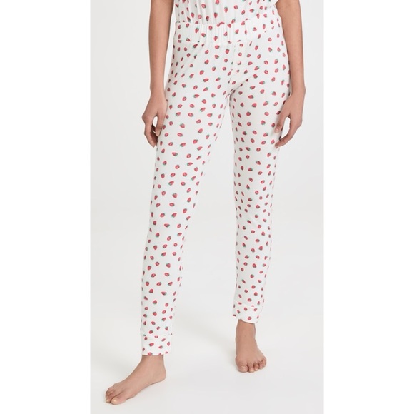 NWT Plush Revolve Pajama Strawberry Set Scrunchie Small - Picture 3 of 6